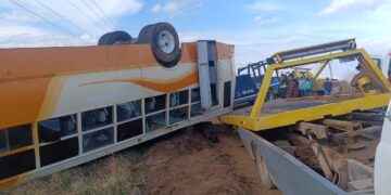 Muere adolescente de 13 años y 11 estudiantes de la Técnica 25 son hospitalizados por fatal accidente