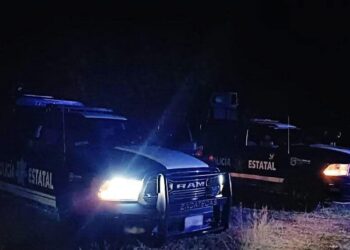 Mueren dos jóvenes motociclistas al ser atropellados en la carretera federal 54