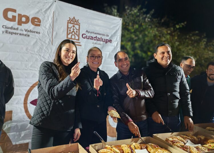 Pepe Saldívar y la senadora Vero Díaz parten la rosca en colonias de Guadalupe