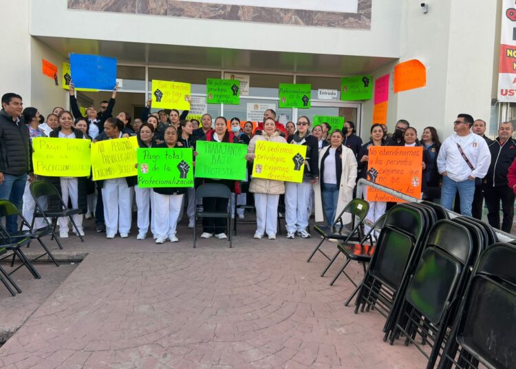 Trabajadores de Salud mantienen protesta de “brazos caídos” en cinco hospitales del estado