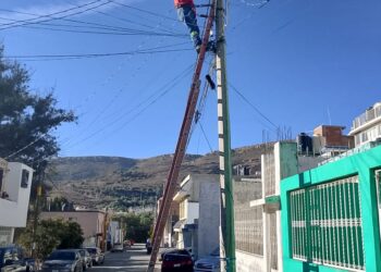 Limpieza y mantenimiento de luminarias en 11 colonias de Guadalupe