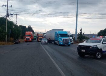 Productores de frijol bloquearon tramo carretero por irregularidades en el acopio