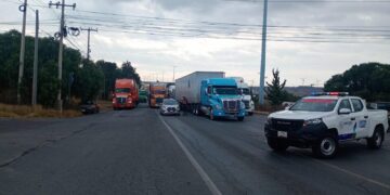 Productores de frijol bloquearon tramo carretero por irregularidades en el acopio