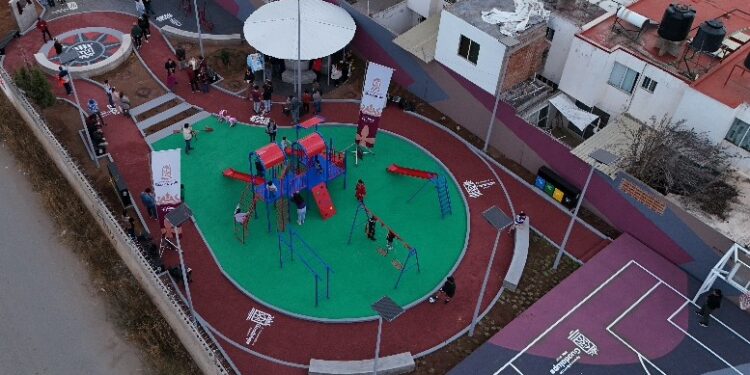 Colonos de “Las Torres” reciben parque recreativo para disfrute de sus familias