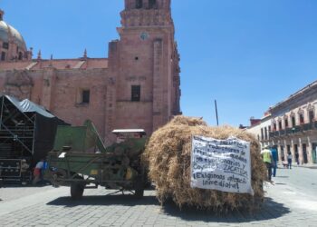 Frijoleros mantienen plantón; afectan inicio de Festival Cultural