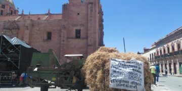 Frijoleros mantienen plantón; afectan inicio de Festival Cultural