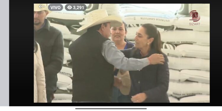 Protestas de frijoleros en el acto oficial de Sheinbaun en Sombrerete