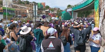 60 observadoras de la CDHEZ acompañaron la marcha del 8M