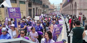 Sin vigilancia policíaca, miles de mujeres marchan en Zacatecas; no más feminicidios, claman