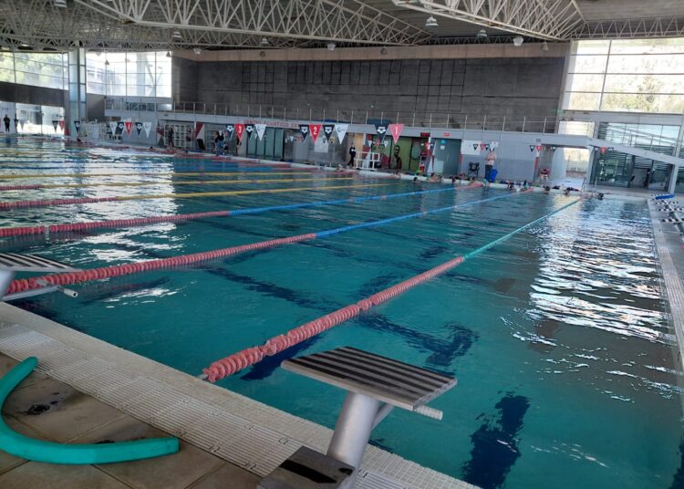 Desabasto de agua en Alberca Centenario, por el uso indiscriminado de agua en turno vespertino