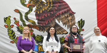 Entrega congreso la presea “María Rodríguez Murillo” a la maestra Cristela Trejo Ortiz