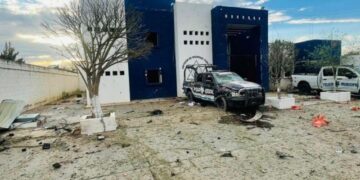 Atacan con explosivos la comandancia de Luis Moya; hay tres policías heridos