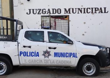 Balancean edificio de la presidencia de García de la Cadena; Hay una persona sin vida