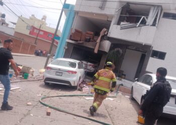 Explosión por gas doméstico en la colonia La Victoria; hay cinco lesionados