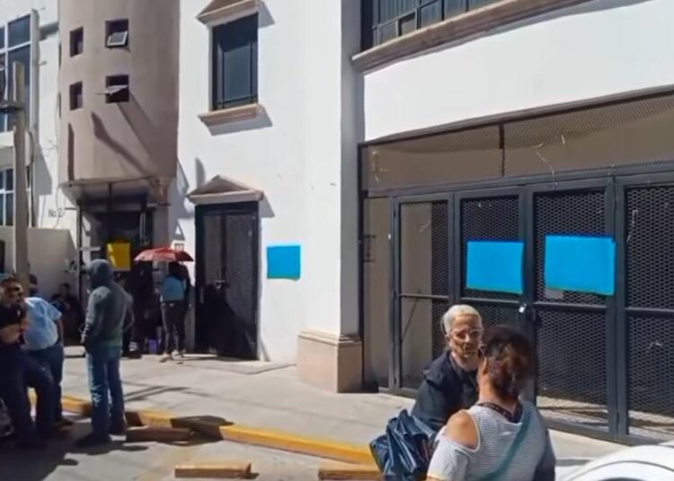 ISSSTEZAC no entregó bono de despensa a 400 trbajadores; hicieron paro