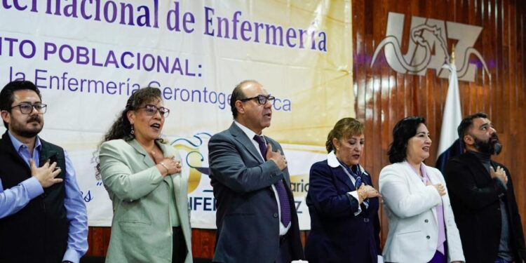 La enfermería es uno de los pilares fundamentales del sector Salud: Rector UAZ