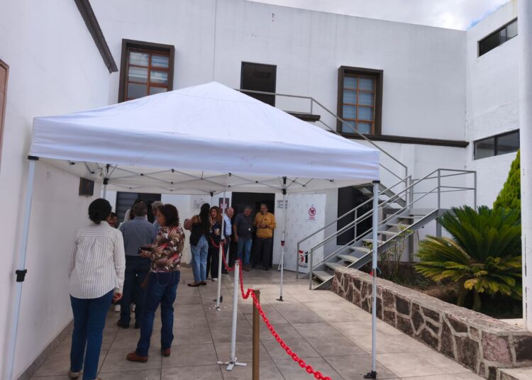 Docentes universitarios acuden a las urnas para elegir a la nueva dirigencia del SPAUAZ