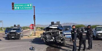 Choca patrulla de la PEP contra una camioneta Pick Up; hay cinco lesionados