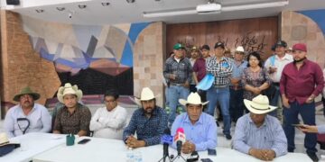 Productores de frijol amagan con bloquear vías del tren, si no hay respuesta a demandas
