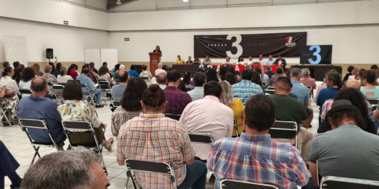 Emotiva despedida de Jenny González, al rendir su último informe al frente del SPAUAZ