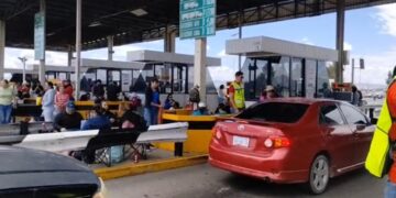 Maestros de la CNTE dan paso libre vehicular en casetas de peaje de Zacatecas