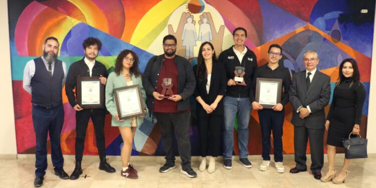 César Orta y Juan Carlos González, ganan el Premio de Periodismo Derechos Humanos