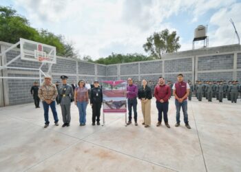 Entrega Pepe Saldivar primera etapa de cancha de usos múltiples en Bachillerato Policial