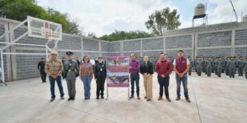 Entrega Pepe Saldivar primera etapa de cancha de usos múltiples en Bachillerato Policial