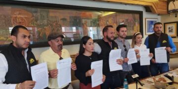 Regidores perredistas denuncian al alcalde de Villanueva por consumir alcohol en el Cabildo