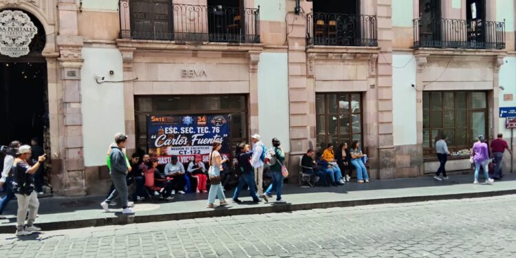 La CNTE bloquea 115 bancos de Afores y 74 del banco del Bienestar en Zacatecas