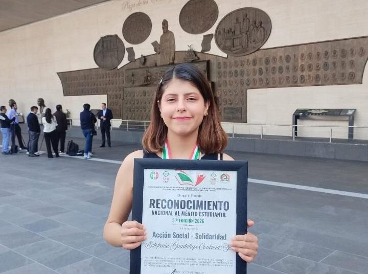 La estudiante de Ingeniería Eléctrica UAZ, Estefanía Guadalupe Contreras, recibe reconocimiento nacional