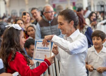 Solo becas anunció la Presidenta Sheinbaum en Zacatecas