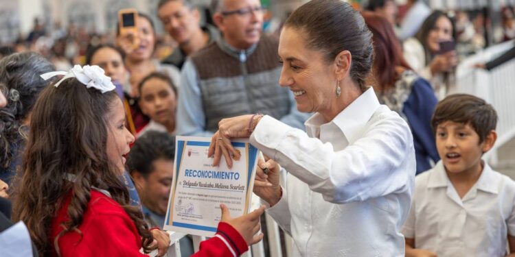 Solo becas anunció la Presidenta Sheinbaum en Zacatecas