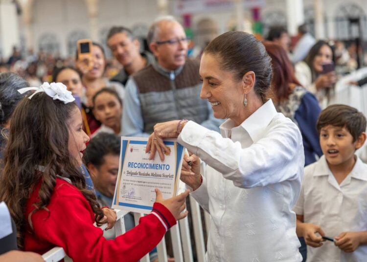 Solo becas anunció la Presidenta Sheinbaum en Zacatecas