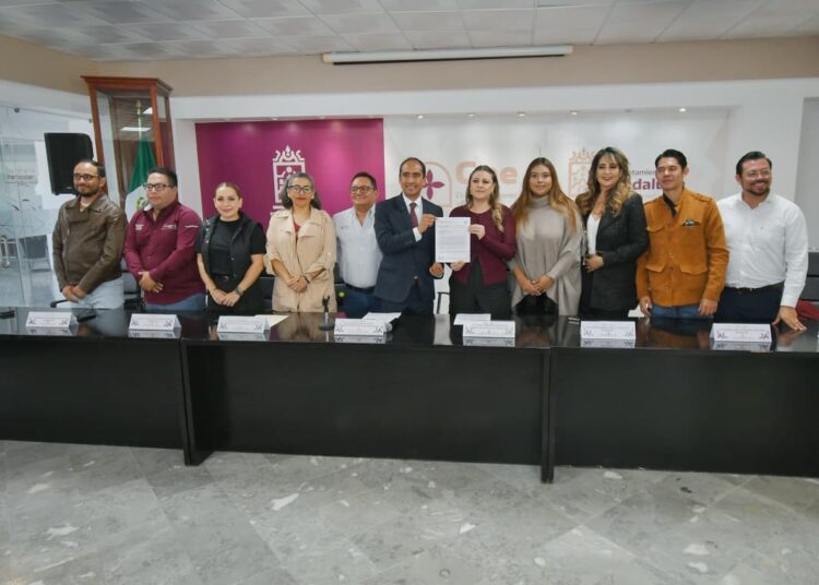 El alcalde de Guadalupe, Pepe Saldívar, pagó deuda del ex priista Enrique Flores