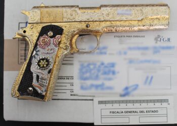 Detienen a cinco personas en Tabasco; aseguran arma con incrustaciones de diamantes