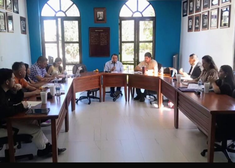 Alcalde de Miguel Auza desacata destituir por nepotismo a funcionaria