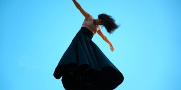 La compañía francesa Gratte Ciel presentó RoZéO: L’Oscillation du paysage (La oscilación del paisaje)