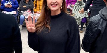 Geovanna Bañuelos mantiene su contacto con la gente en recorridos por municipios